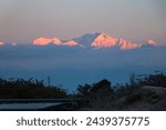 Tiger Hill in Darjeeling is renowned for its breathtaking sunrise views over the Himalayan range, including the majestic Kangchenjunga, the world’s third-highest mountain.