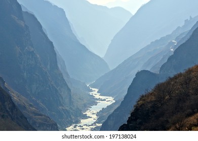 Tiger Leaping Gorge (hutiaoxia) near Lijiang, Yunnan Province, China