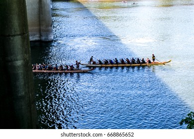 Tight Canoe Race