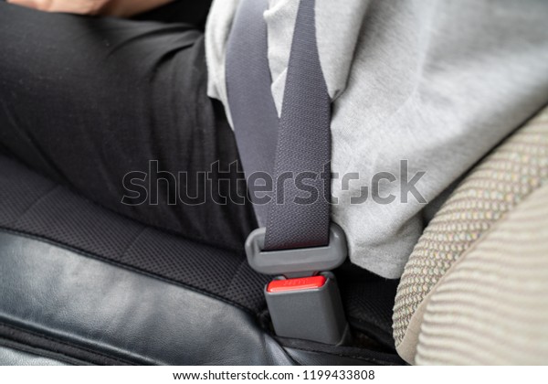 Tighten the seat belt /\
Drive\
