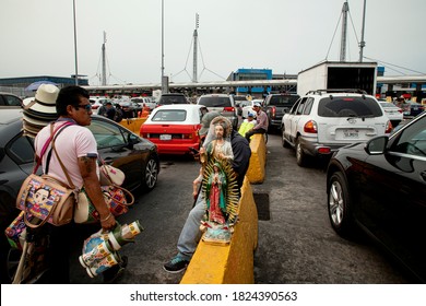 
Tijuana
Baja California Mexico, September 10, 2020, Residents Of The United States Of America And Mexico, Transit The San Ysidro Gate In The Red Phase, Decreed By The Government Of The State.