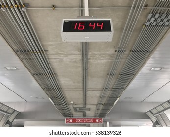 Time Digital, clock for public places, clock that displays only the numbers.