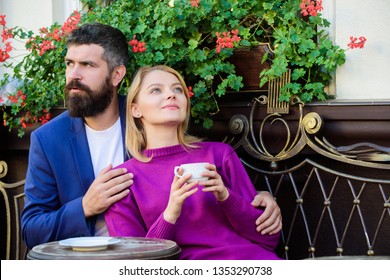 How to know a girl likes you at work Couple meets for the first time after dating