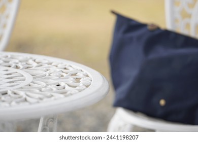Time of the white table