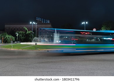 Timelapse View Of The Traffic On The Square Around The Fountain. Urban Roundabout In The Italian City Of Brescia.Time Lapse.