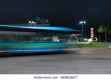 Timelapse View Of The Traffic On The Square Around The Fountain. Urban Roundabout In The Italian City Of Brescia.Time Lapse.