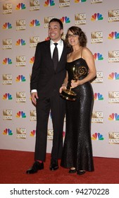 TINA FEY & JIMMY FALLON At The 2002 Emmy Awards In Los Angeles. 22SEP2002.  Paul Smith / Featureflash