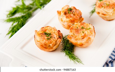 Tiny Cheese And Ham Bites For Snack