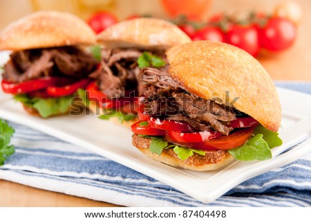 Tiny Slider Sandwiches with Pulled Beef and Red Bell Peppers