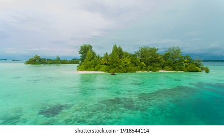 Tiny Tropical Island In The Solomon Islands. 