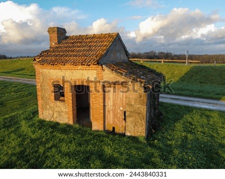 Tiny vineyard house in France