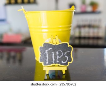 Tips yellow Bucket