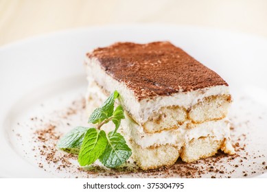 Tiramisu Cake