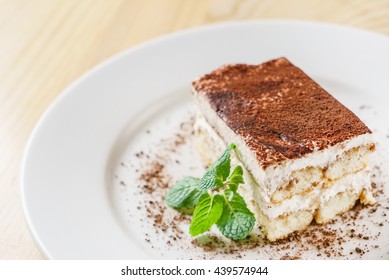 Tiramisu Cake