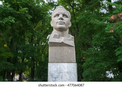 TIRASPOL, TRANSNISTRIA - CIRCA AUGUST 2016: Statue Of Jurij Alexejevic Gagarin In Tiraspol, The Capital Of Transnistria, A Self Governing Territory Not Recognised By United Nations