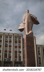 TIRASPOL, TRANSNISTRIA - JUNE 24 2019: Statue Of Vladimir Lenin In Front Of Transnistrian Parliament.
