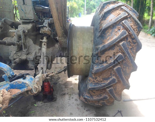 Tire change\
mechanic,tractor mechanic. \
