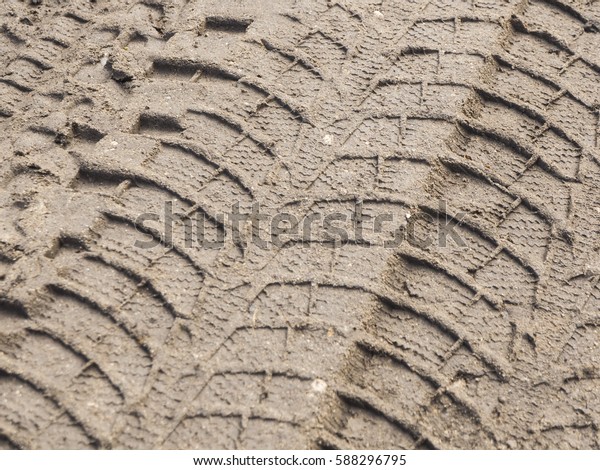 Tire prints in\
mud