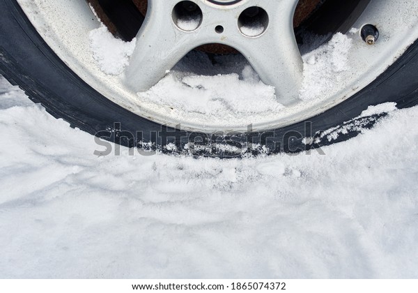 tire puncture rim.\
winter wheel repair