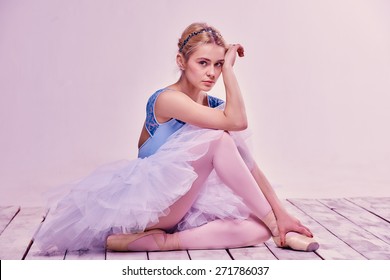 Ballerina Sitting Images, Stock Photos & Vectors |