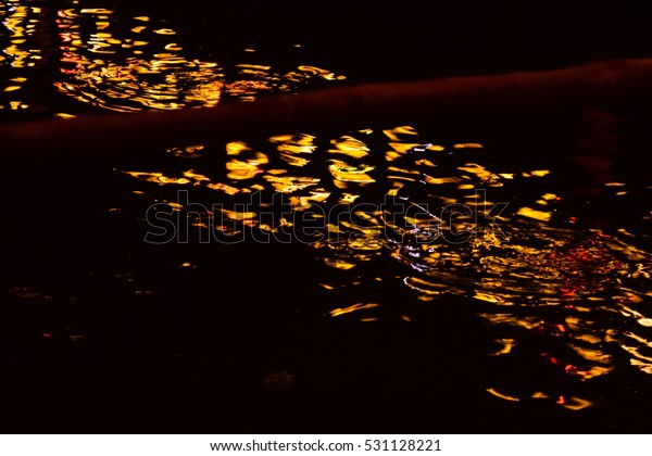 Title : On the water
surface