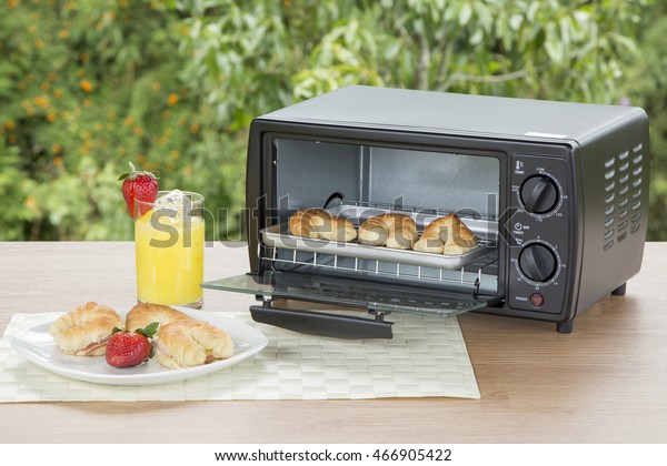 Toaster oven in natural\
environment.