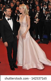 Tobey Maguire & Carey Mulligan At The Premiere Of Their Movie 