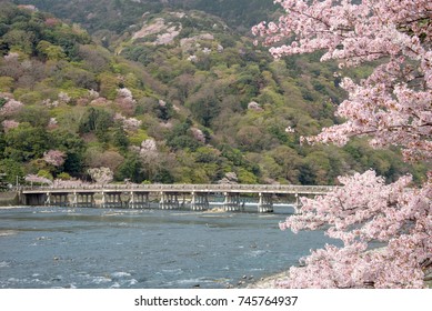 渡月橋 の画像 写真素材 ベクター画像 Shutterstock