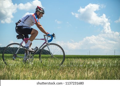 ロードバイク イラスト の写真素材 画像 写真 Shutterstock