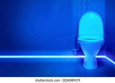 857 Club Toilet Images, Stock Photos & Vectors 