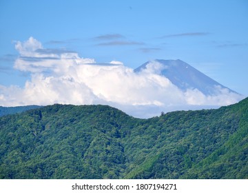   Tokai Nature Trail That Runs Through The Mountains Of Yamanashi Prefecture.