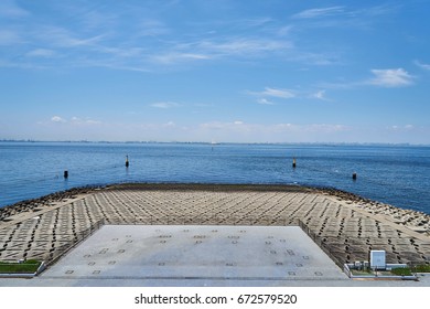 Tokyo Bay Aqua Line
Scenery From Umihotaru Parking Area