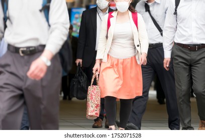 
Tokyo Commuting Scene With A Mask Shinagawa Station May 26, 2020