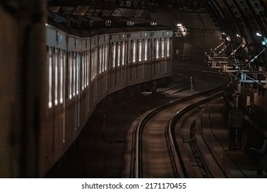 Tokyo, Japan - 06.2022: Metro Train On Tokyo Metro Fukutoshin Line Depart And Speed Through Underground Tunnel