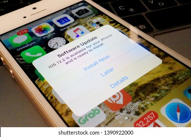 TOKYO, JAPAN. 2019 May 6th. Close Up IOS Software Updates Notification On IPhone Display