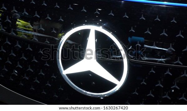TOKYO, JAPAN - 29 OCTOBER 2019 : Concept car\
“Mercedes-Benz VISION EQS” (electric vehicle) from Mercedes-Benz\'s\
new product brand for electric mobility “EQ”. At TOKYO MOTOR SHOW\
2019 exhibition.