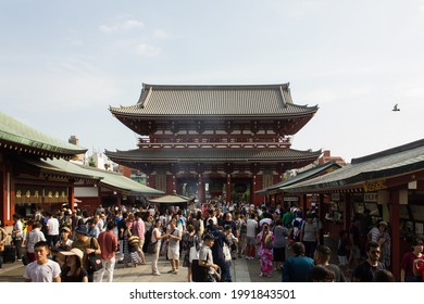 Tokyo, Japan - august 22 2019: Big crowd of tourists and locals at the temple ground of Sensō-ji