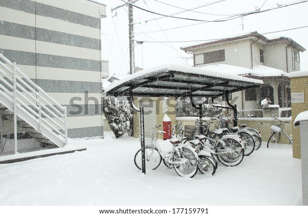 TOKYO, JAPAN-\
Feb08 : The heaviest snow in decades in Tokyo and other areas of\
Japan  , On FEB 08, 2014 in \
Japan