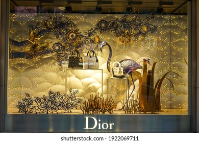 Tokyo, Japan - January 2020: Window Display Of Dior Store In Ginza. Dior Is A French Luxury Fashion House Famous For Their Haute Couture, Handbags, Accessories, And Perfumes.