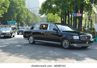 TOKYO, JAPAN - JULY 30 : Japanese Emperor Akihito Arriving To Imperial Palace On July 30, 2010 In Tokyo