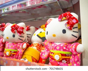 hello kitty geisha doll