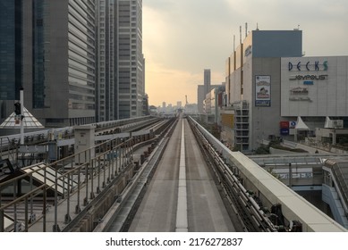 TOKYO, JAPAN - Oct 04, 2014: The Railway Lines Converge On Tokyo's Yurikamome Line In Japan