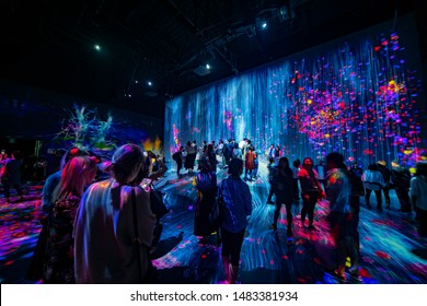 Tokyo, Japan- September 20, 2018: Panoramic View Of An Incredible Interactive Hall In The Mori Digital Art Museum Full Of People Enjoying The Exhibition