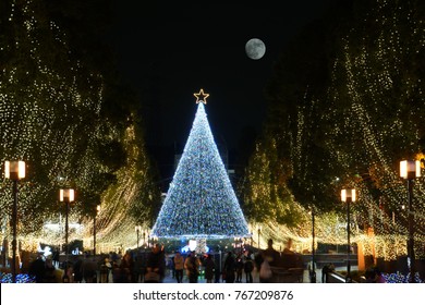 60,528 Christmas in japan Images, Stock Photos & Vectors | Shutterstock