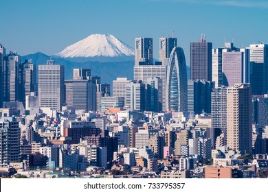 TOKYO - NOV.10: With Over 35 Million People, Tokyo Is The World's Most Populous Metropolis And Is Described As One Of The Three Command Centers For World Economy November 10, 2016 In Tokyo, Japan 


