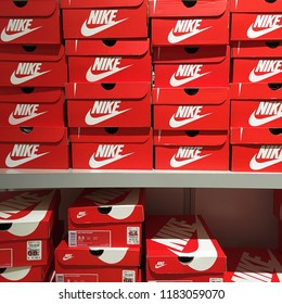 Nike Shoe Box Images, Stock Photos 