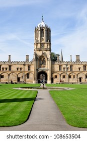 Tom Tower Of Christ Church, Oxford University