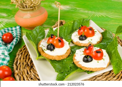 Tomato And Cheese Crackers Decorated As Ladybirds, Kid Food