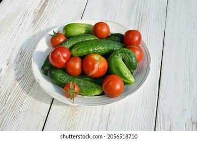 Tomatoes And Cucumbers Are Not Ideal Quality, The Concept Of Savings