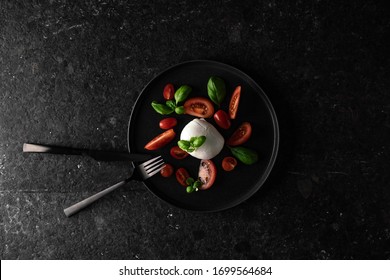 Tomato/Tomate Mozzarella - Dark Table Studio Setup - Delicious Darkfood Photography